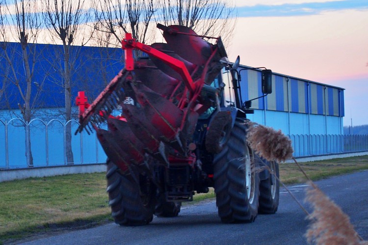 Mezőgazdasági gépek az utakon