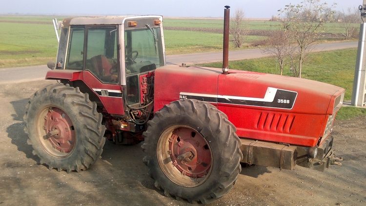 IH-3588 traktor