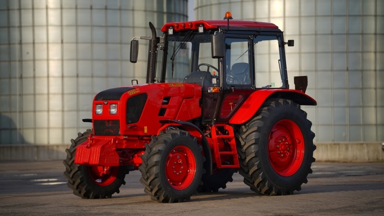 MTZ-1220 traktor