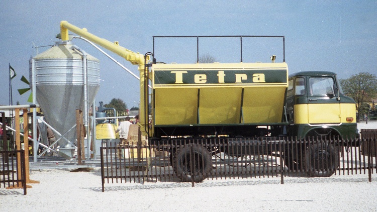 Tetra felépítményes IFA