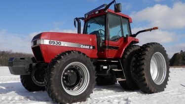 Case IH Magnum 8930 traktor