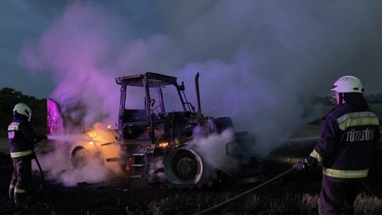 kiégett traktor
