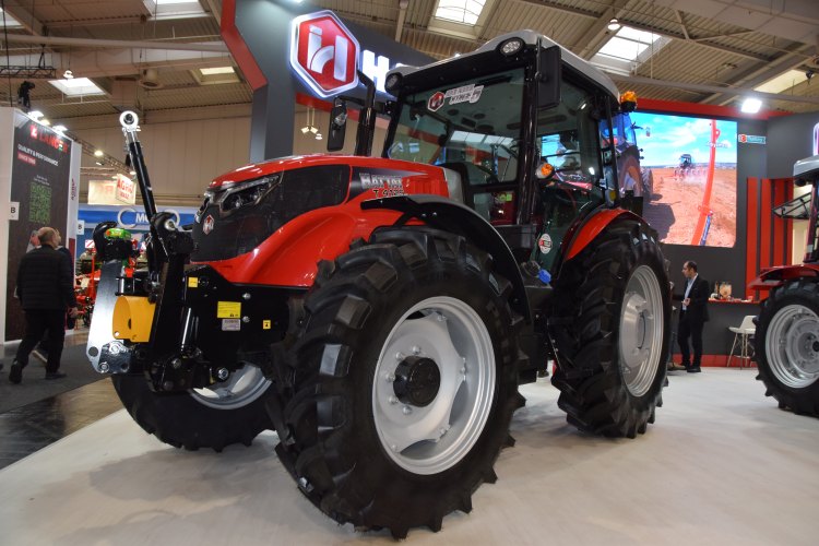 A Field T4000 sorozat legnagyobb tagja a hannoveri kiállításon Hattat Field T4125 traktor