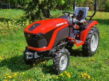 Ursus C-325 traktor