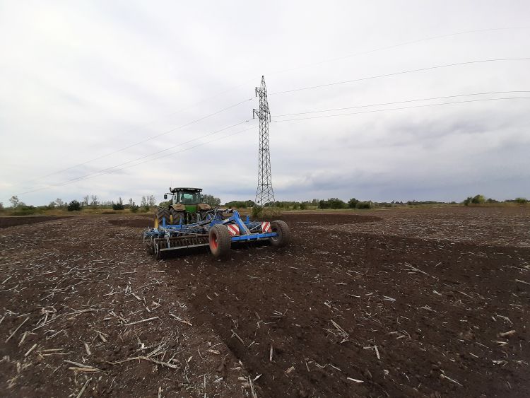 John Deere traktor Lemken tárcsa