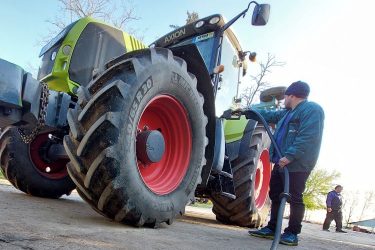 Claas Traktor tankolás