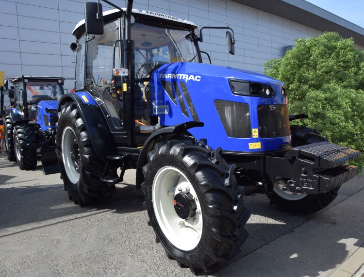 Farmtrac 6100 DTV – kompakt mindenes a farmergazdaságba