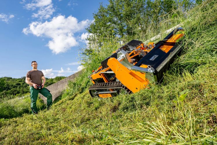 AS 1000 Ovis EVO RC: Távirányítású szárzúzó extrém terepviszonyokra