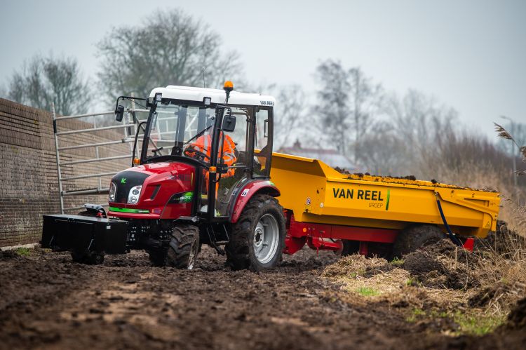 Knegt 504 G3E – holland elektromos kompakt traktor