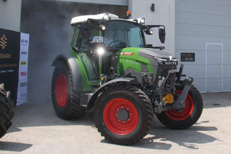 Fendt e100 Vario traktor