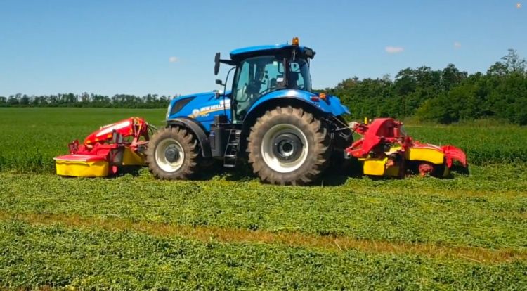 New Holland traktor+Pöttinger kasza