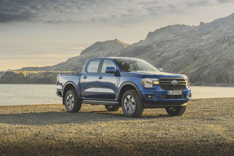 Plug-in hibrid hajtással jön az új Ford Ranger