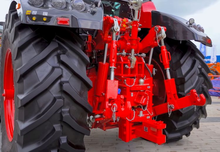 Belarus TITAN 5425 traktor hátsó függesztés