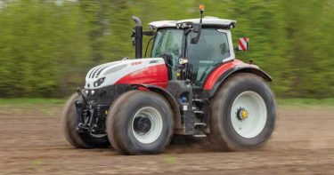 Maxam abronccsal szerelt Steyr traktor