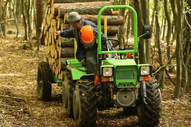 MT8-132 traktor
