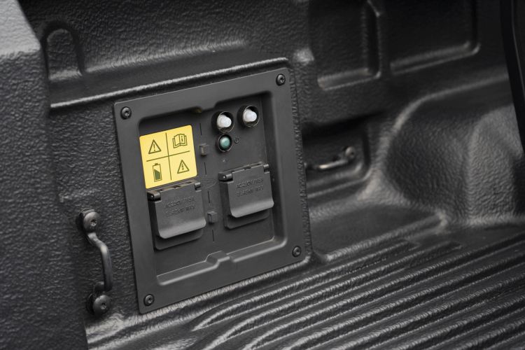Ford Ranger PHEV pickup Pro Power Onboard rendszerrel