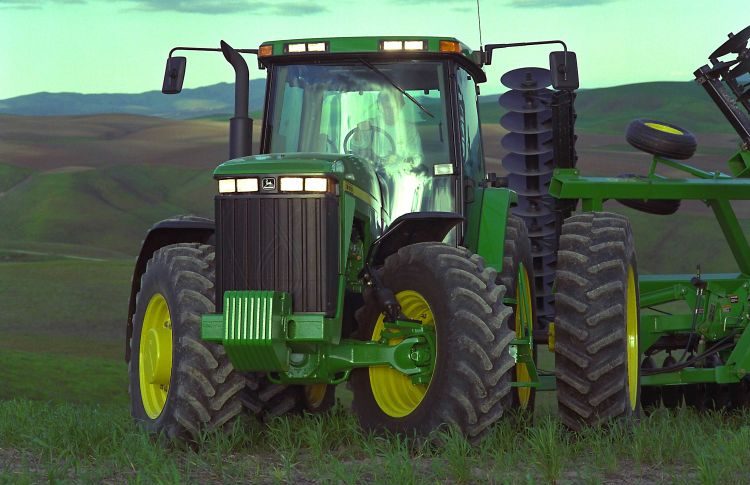 John Deere 8300