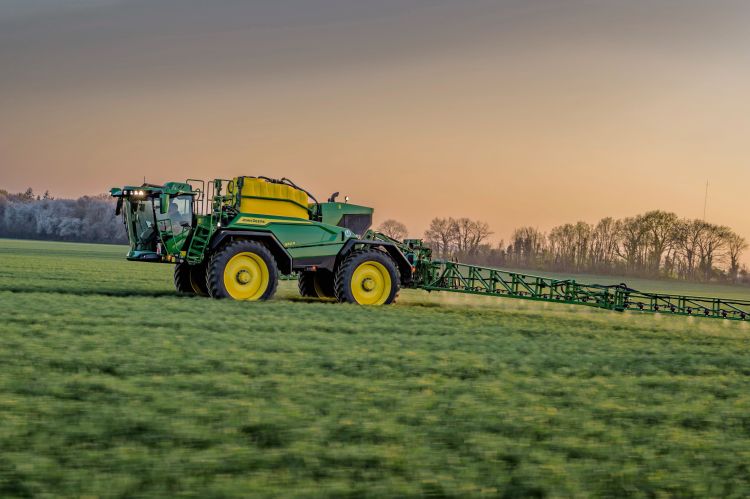 John Deere 500R permetező