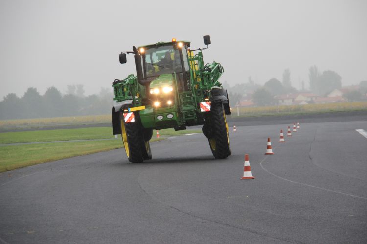 John Deere permetező