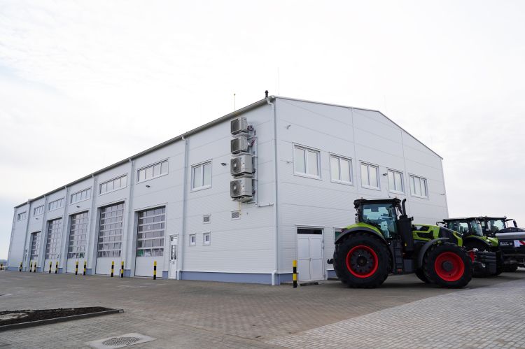 Modern műhelycsarnok az Axiál Kft. szekszárdi kirendeltségén