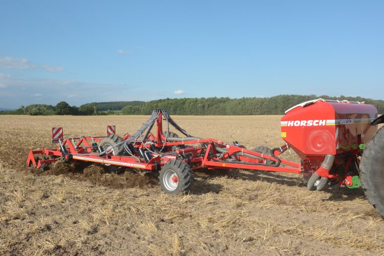 Terrano FM Partner 2800 HT alapművelés mélyműtrágyázás