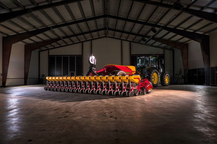 Väderstad TriForce II vetőcsoroszlya