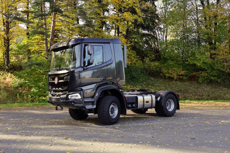 Tatra PHOENIX 4x4 agrotahač