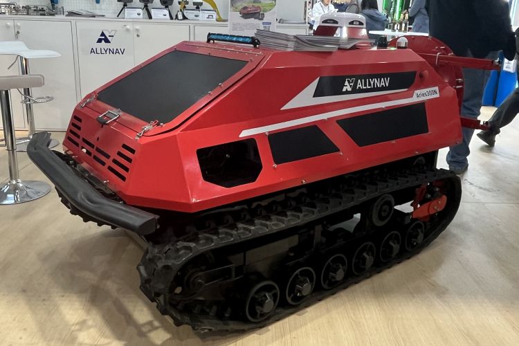 Aries300N permetezőrobot ültetvényekre