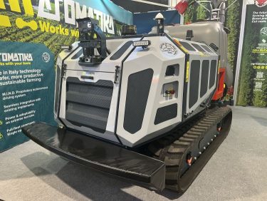 Agricobots Atomatika agrárrobottraktor