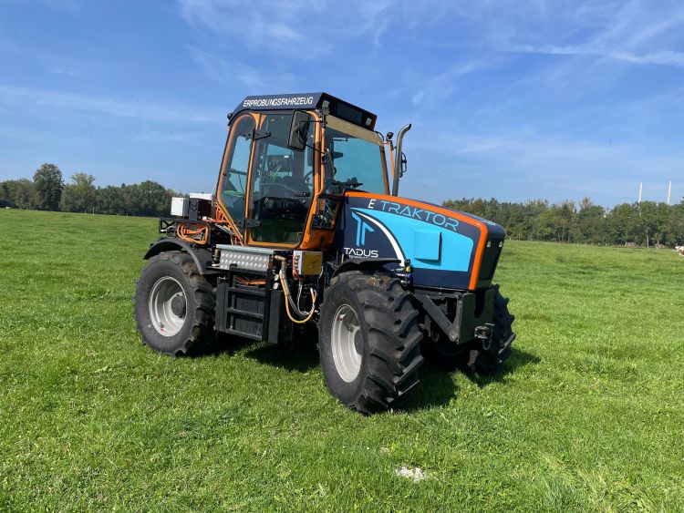 TADUS traktor