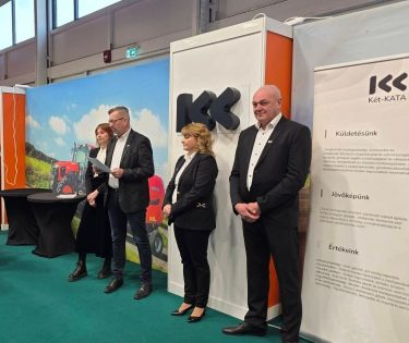 Két-KATA Kft. munkatársai