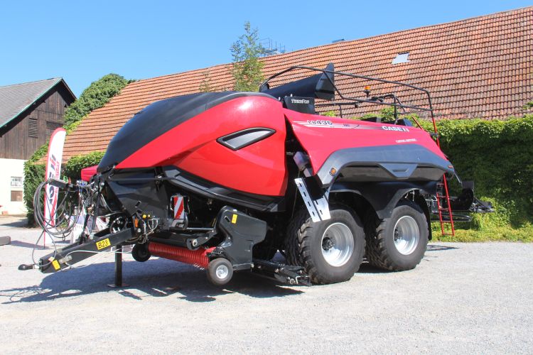 Case IH szögletes nagybálázó