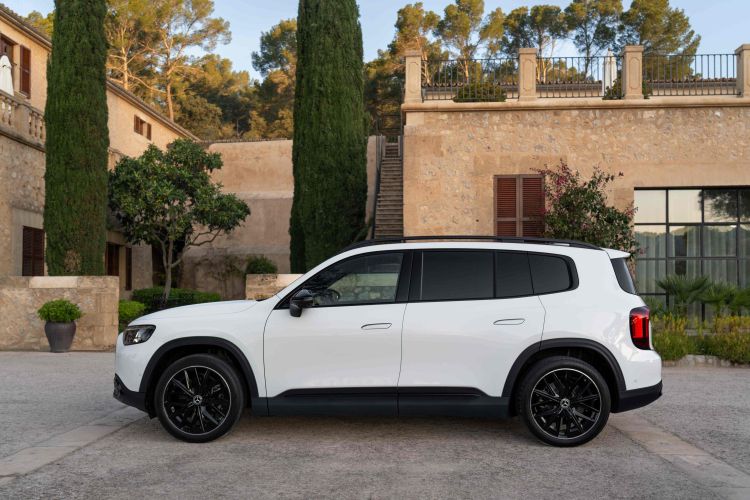 Új, tisztán elektromos Mercedes-Benz GLB: technika és tér új szinten