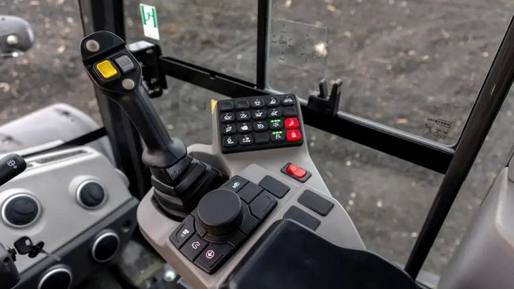 Case 321 rakodó kezelőszervek