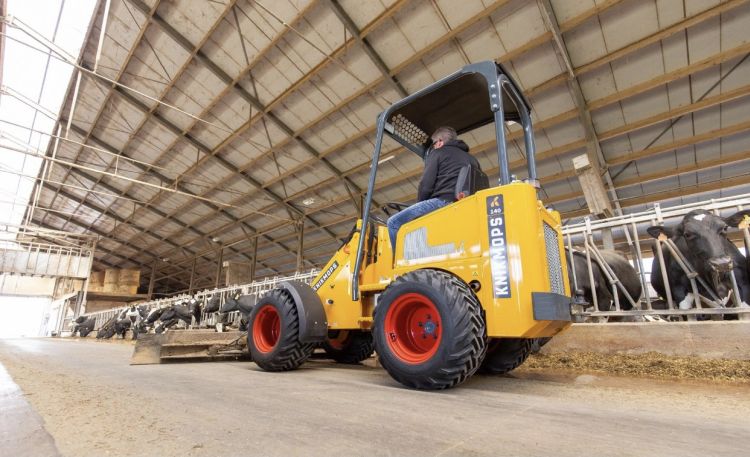 Knikmops KM 140 rakodó Kétféle gémmel