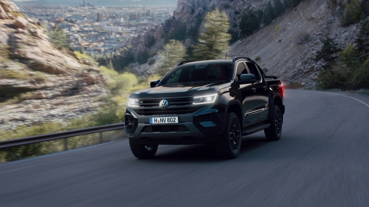 Sötét karakterrel hódít a VW Amarok Dark Label