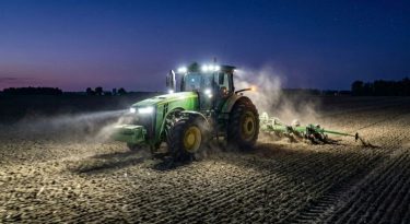 John Deere 8R traktor