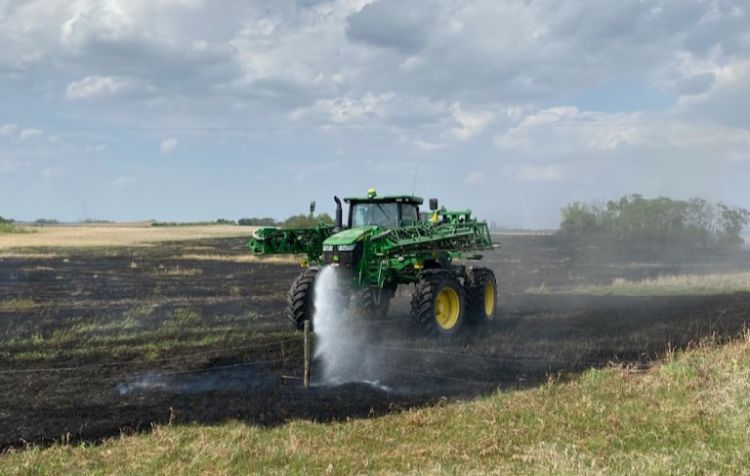 Alakítsa az önjáró permetezőt tűzoltóvá