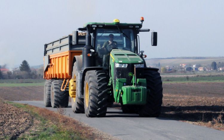John Deere traktor
