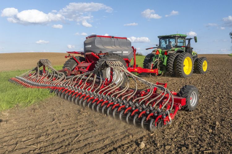 Horsch Avatar SD mulcsos technológia az erózió elleni védősávokkal
