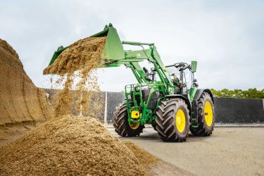 John Deere 665R és 685R homlokrakodók