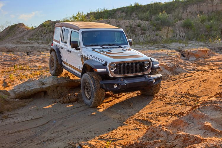 Jeep Wrangler Laredo 2027