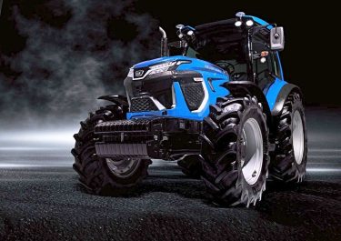 LS MT9 traktor