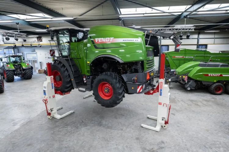 Stertil-Koni ST 1085 vezeték nélküli mobil oszlopos emelő